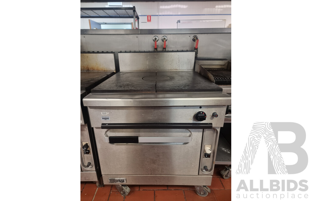 Zanussi Commercial Cook Top with Under Bench Gas Oven Combo