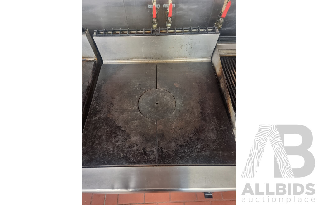 Zanussi Commercial Cook Top with Under Bench Gas Oven Combo