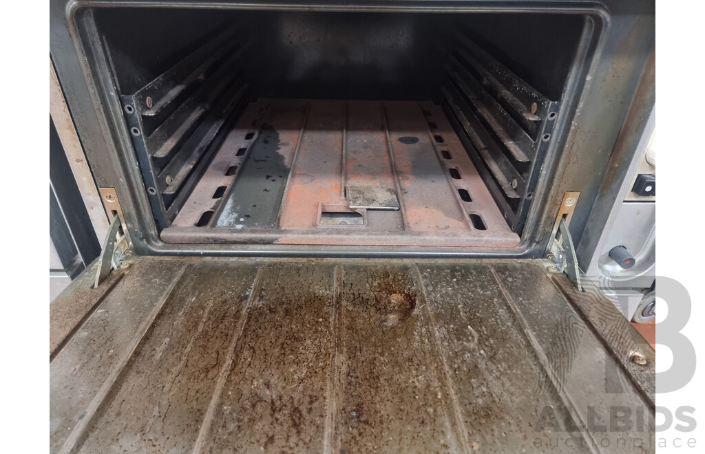Zanussi Commercial Cook Top with Under Bench Gas Oven Combo