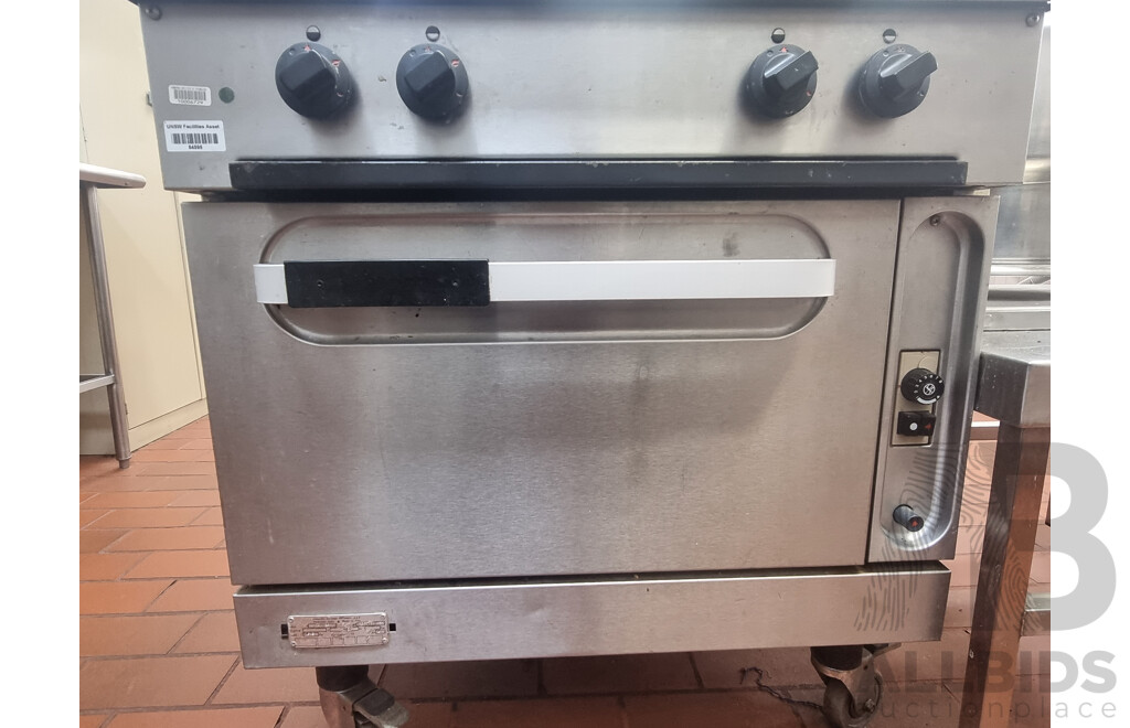 Zanussi Commercial Gas 4 Burner Stove Top with Double Under Bench Gas Oven
