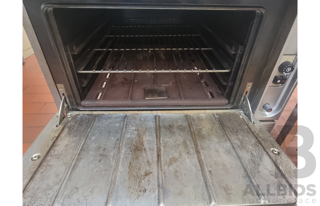 Zanussi Commercial Gas 4 Burner Stove Top with Double Under Bench Gas Oven