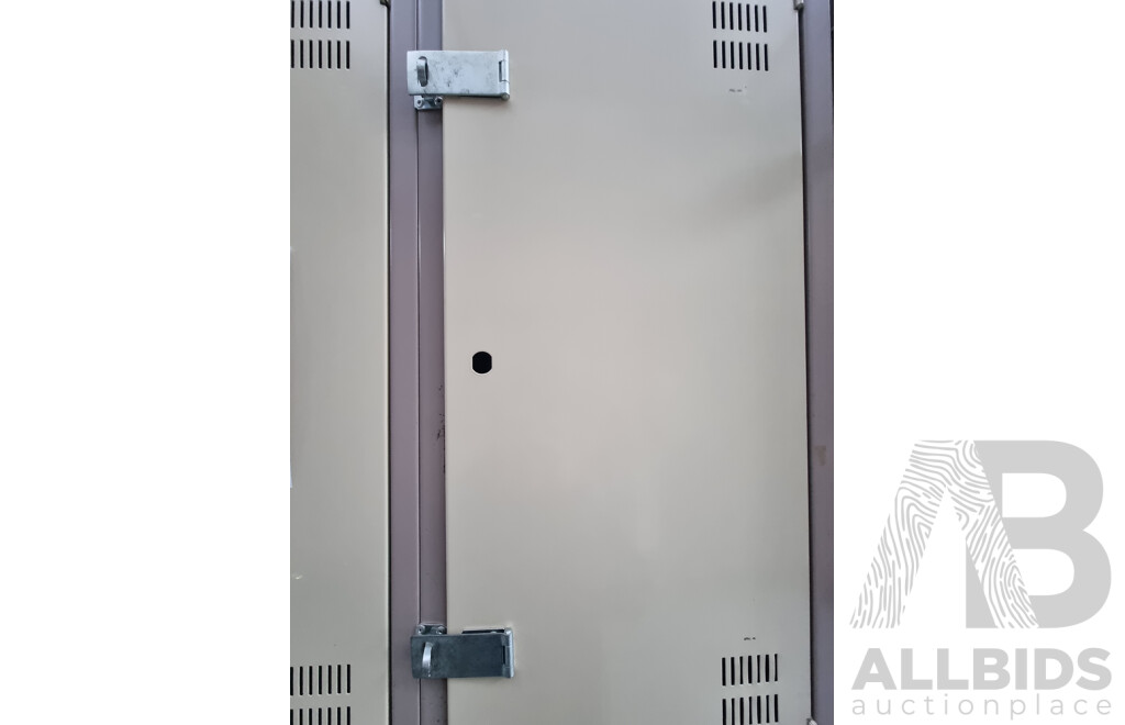 Job Lot of 5 Bays of Brown Built Lockers