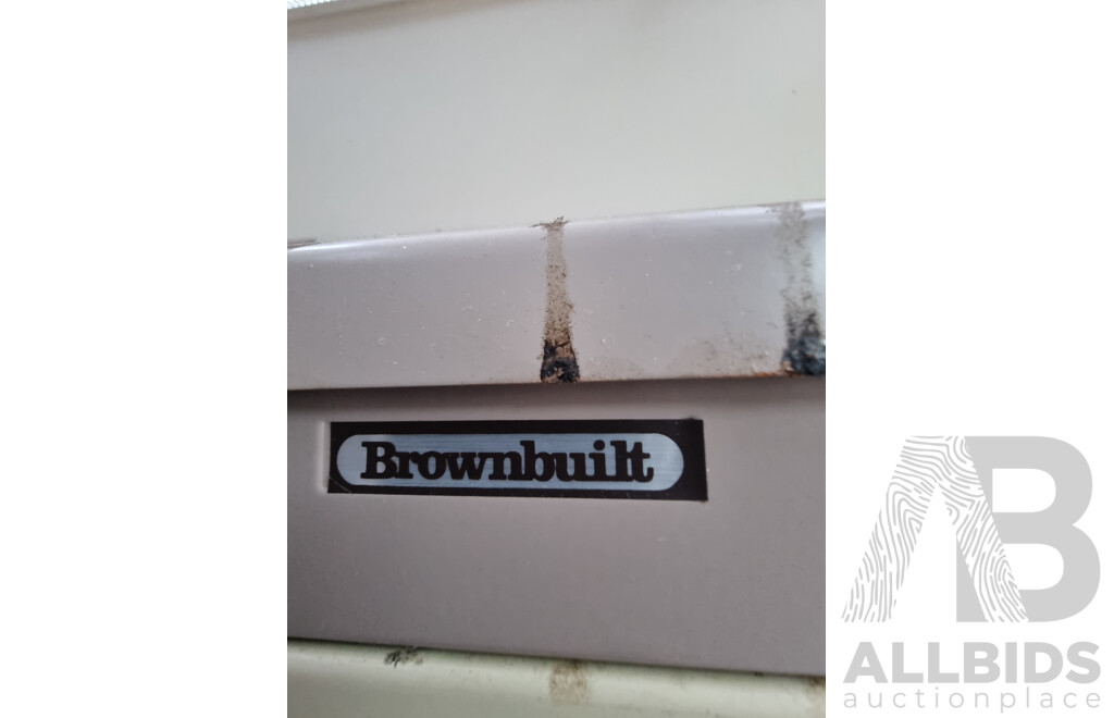 Job Lot of 5 Bays of Brown Built Lockers