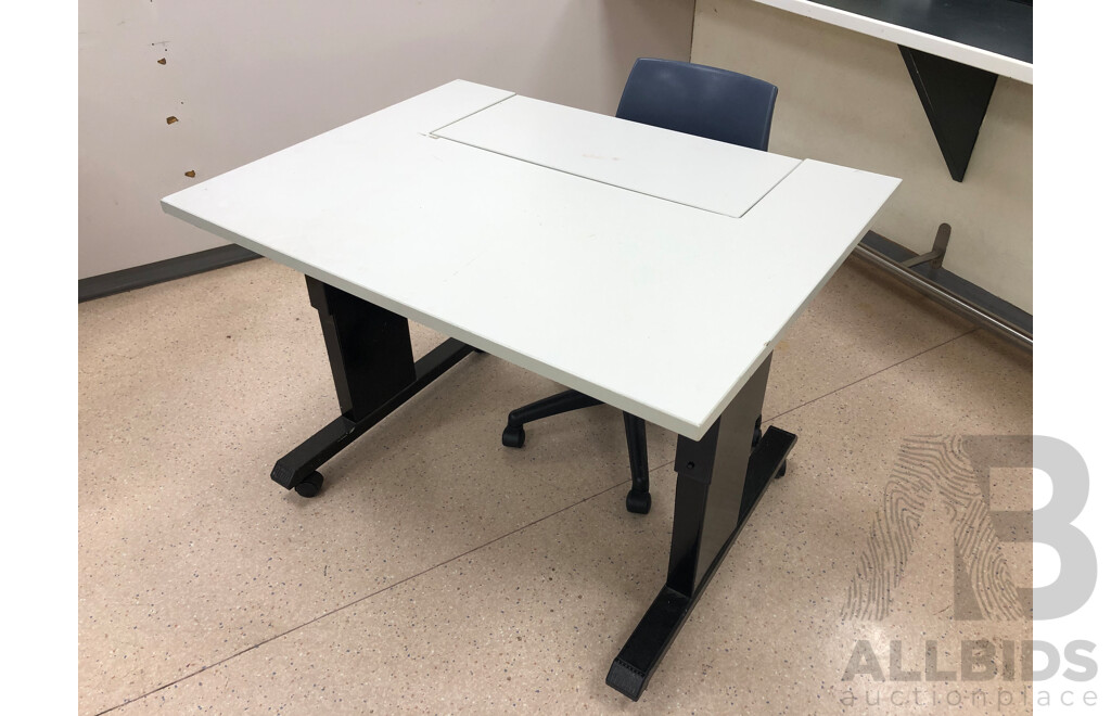 Prima Mobile Computer Desk and Gaslift Chair
