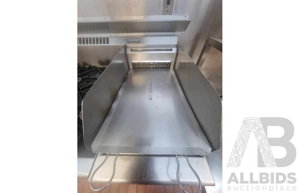Sterlec by Moffat Commercial Electric Deep Fryer with Cover & Fryer Baskets