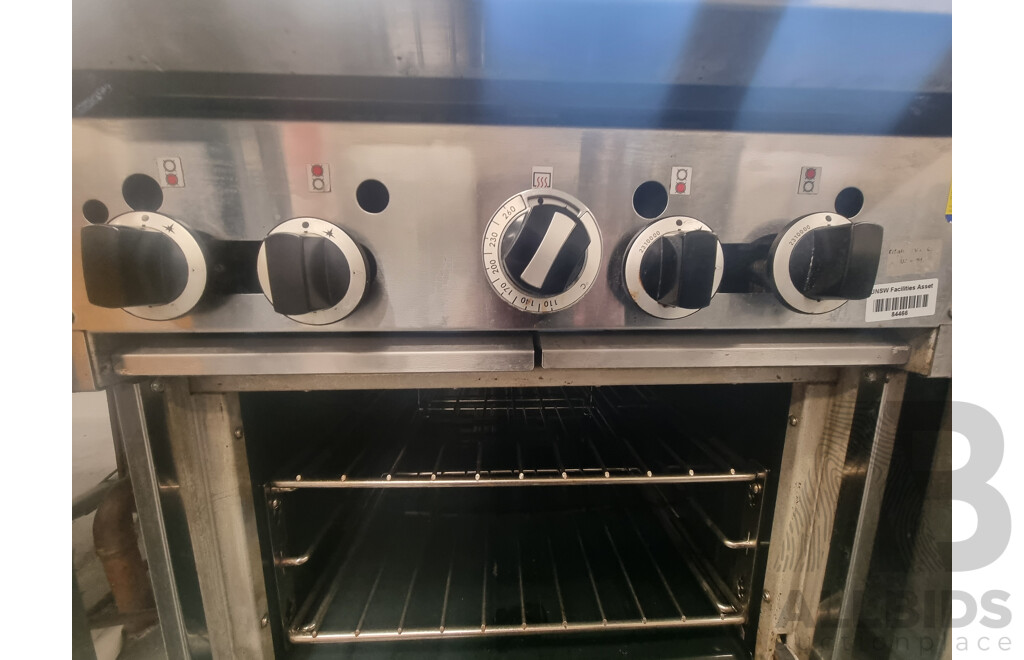 Garland Commercial 4 Burner Gas Hotplate with Gas Under Bench Oven