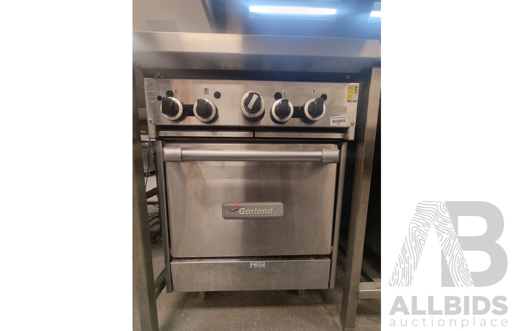 Garland Commercial 4 Burner Gas Hotplate with Gas Under Bench Oven
