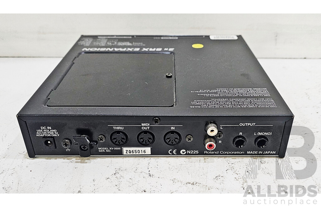 Roland (XV-2020)  2x SRX Expansion