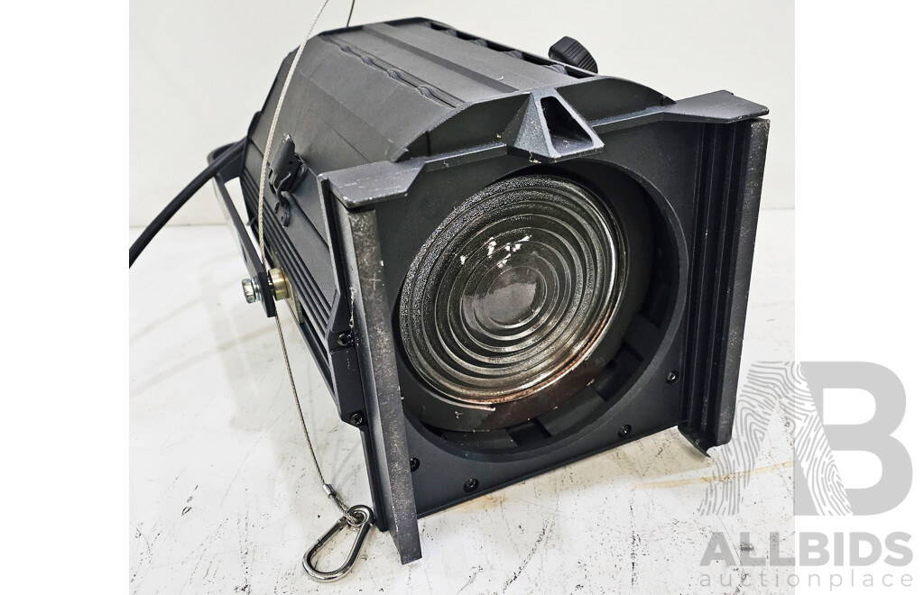 Compact Fresnel Lamp