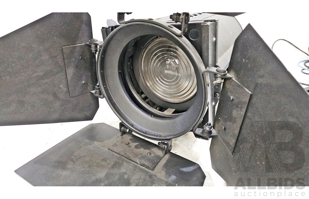 Compact Fresnel Lamp