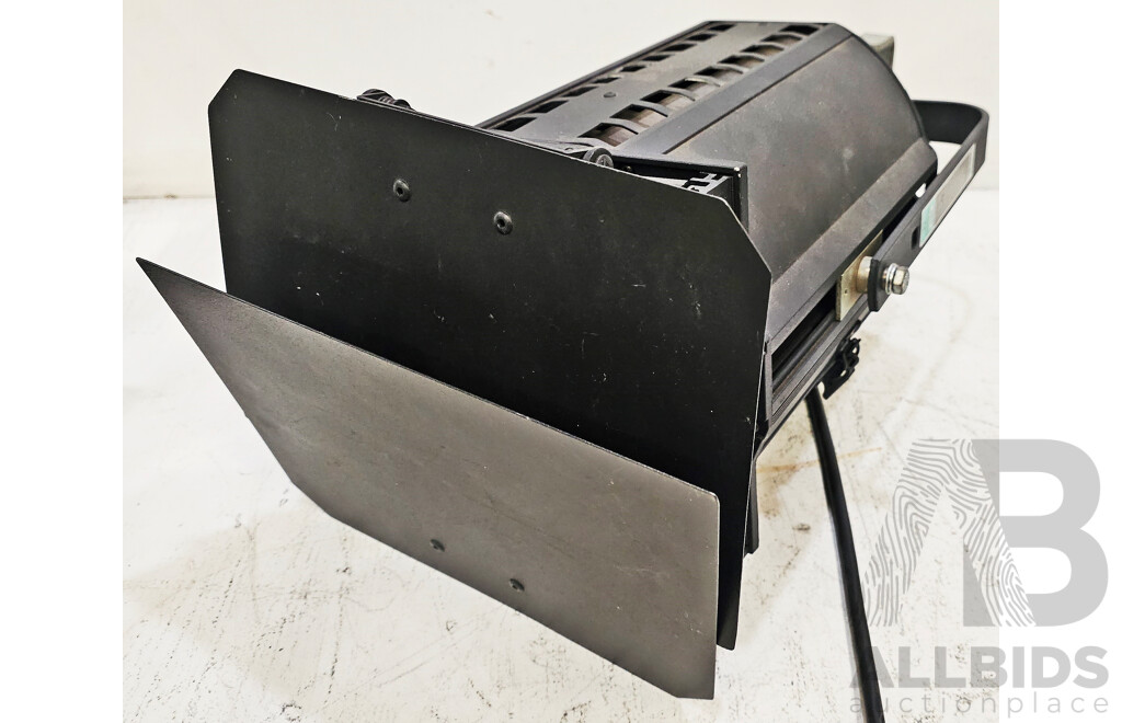 Compact Fresnel Lamp
