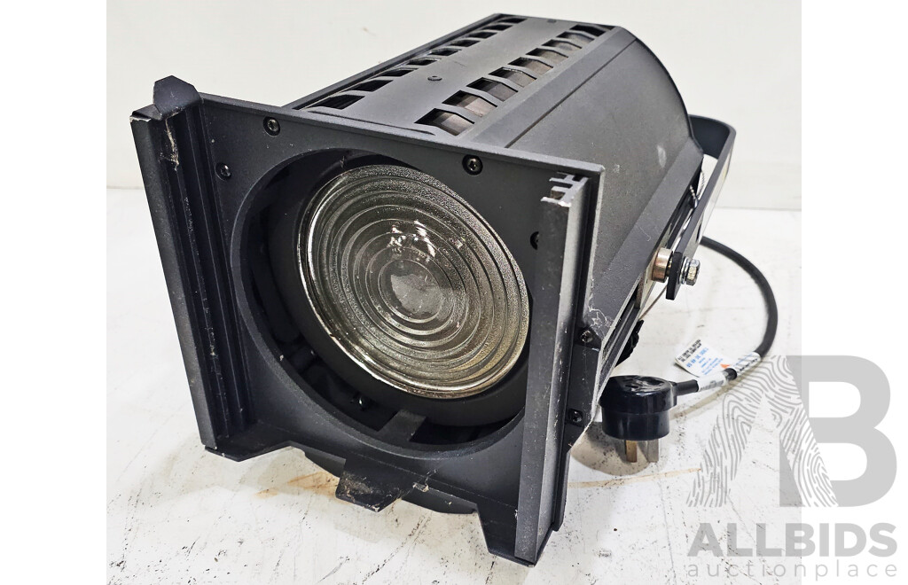 Compact Fresnel Lamp