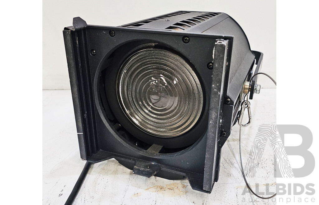 Compact Fresnel Lamp