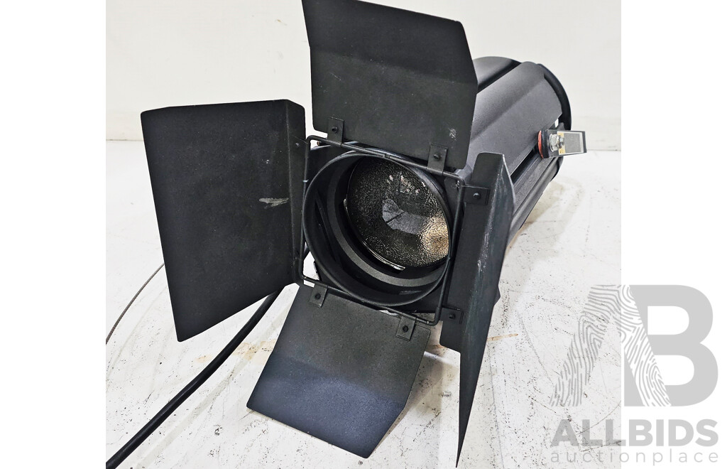 Acclaim Fresnel Lamp