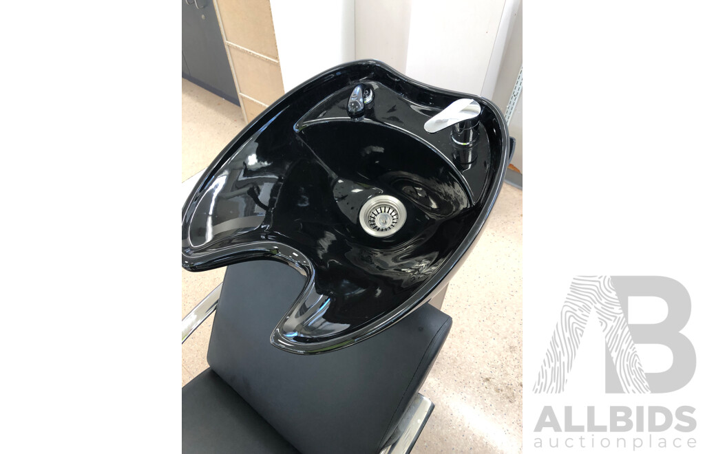 Hair Dressers Shampoo Basin and Chair