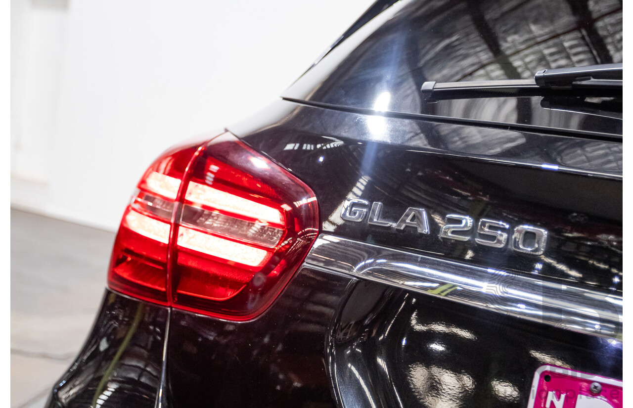 1/2018 Mercedes Benz GLA 250 White Art Edition 4matic (AWD) X156 MY18 4d Wagon Cosmos Black Metallic Turbo 2.0L