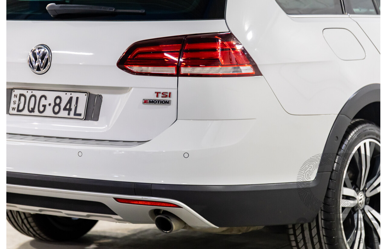 08/2017 Volkswagen Golf Alltrack Premium 132 TSI (AWD) Mk7.5 AU MY18 4d Wagon Pure White Turbo 1.8L