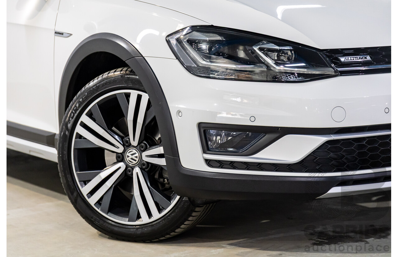 08/2017 Volkswagen Golf Alltrack Premium 132 TSI (AWD) Mk7.5 AU MY18 4d Wagon Pure White Turbo 1.8L