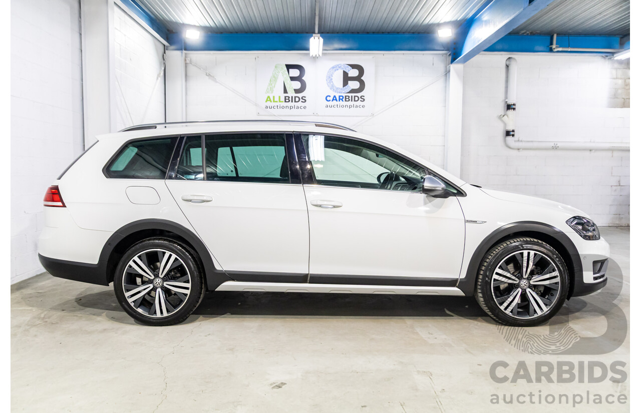 08/2017 Volkswagen Golf Alltrack Premium 132 TSI (AWD) Mk7.5 AU MY18 4d Wagon Pure White Turbo 1.8L