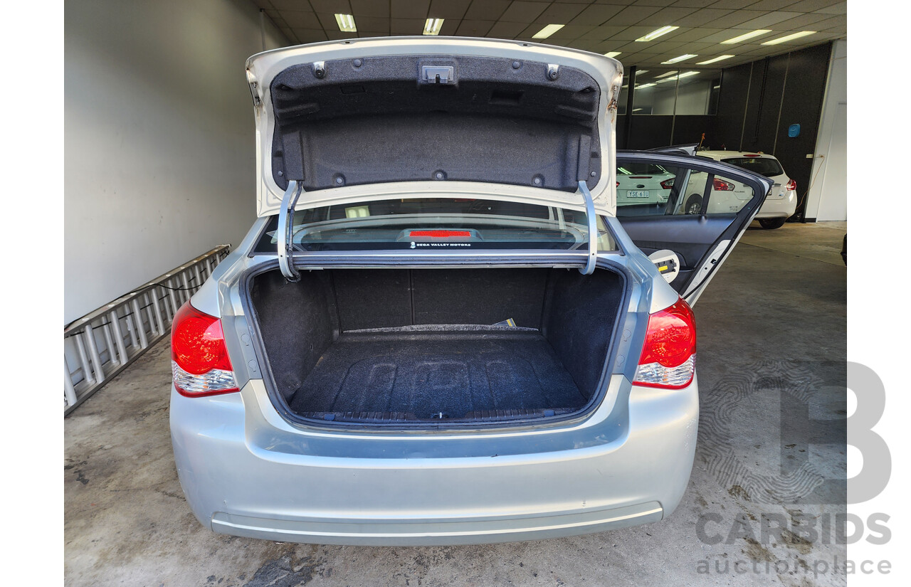 4/2011 Holden Cruze CD JH 4d Sedan Gold 1.8L