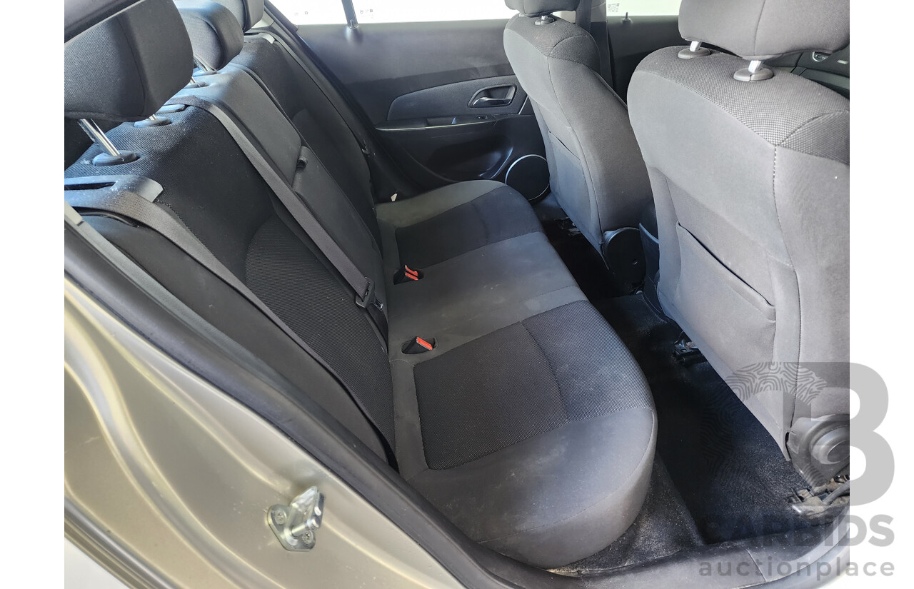 4/2011 Holden Cruze CD JH 4d Sedan Gold 1.8L