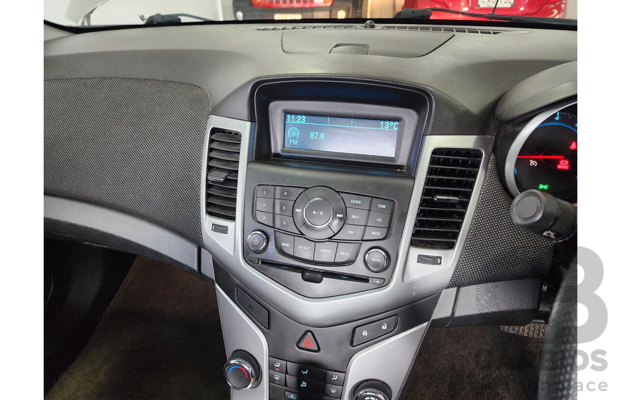 4/2011 Holden Cruze CD JH 4d Sedan Gold 1.8L