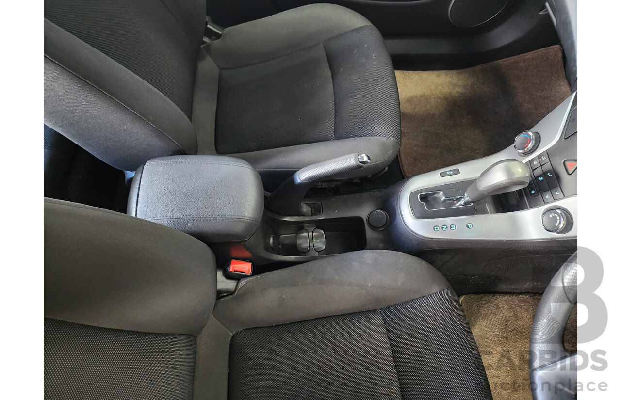 4/2011 Holden Cruze CD JH 4d Sedan Gold 1.8L