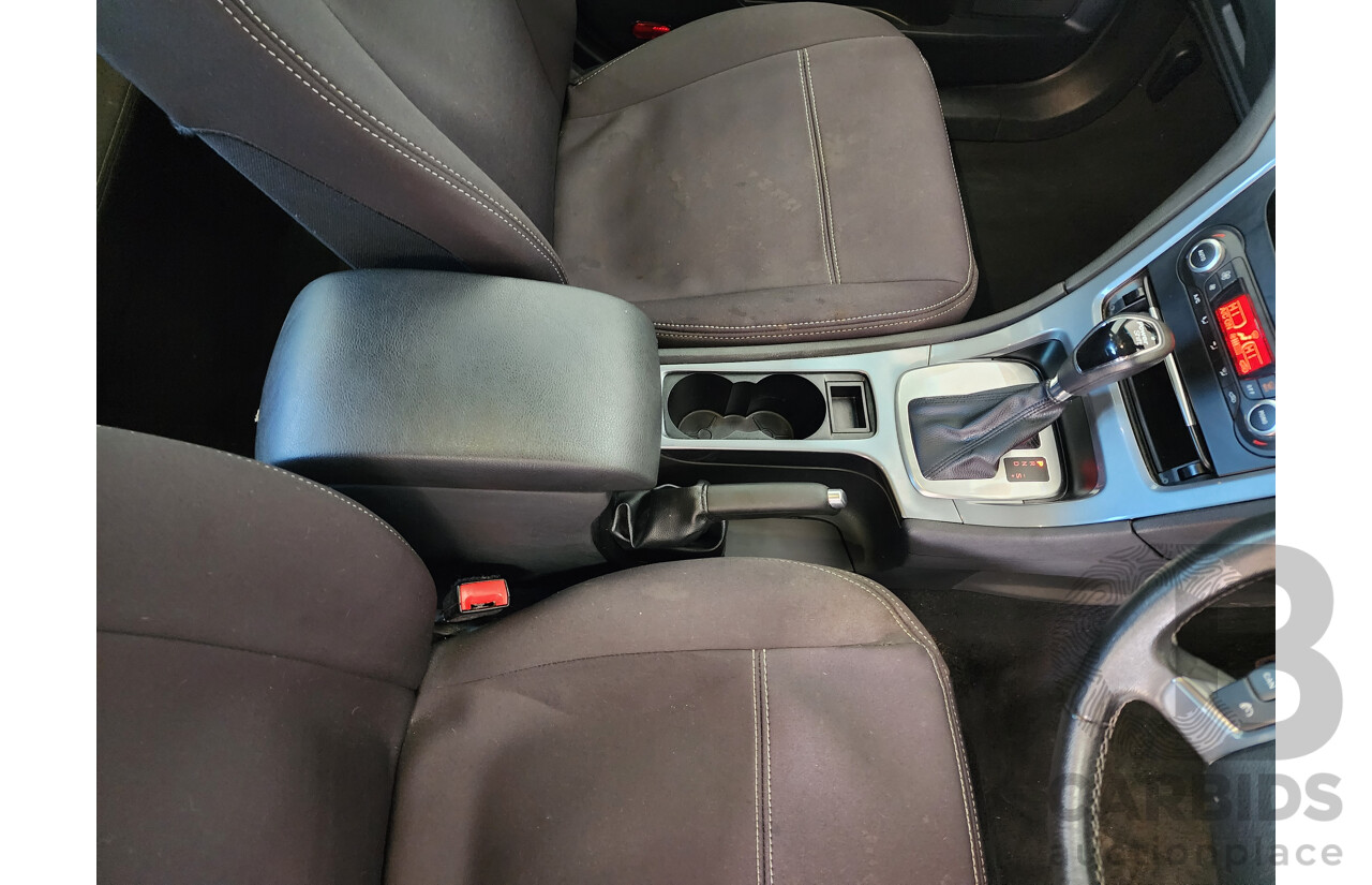 7/2014 Ford Mondeo Zetec MC 5d Hatchback White 2.0L