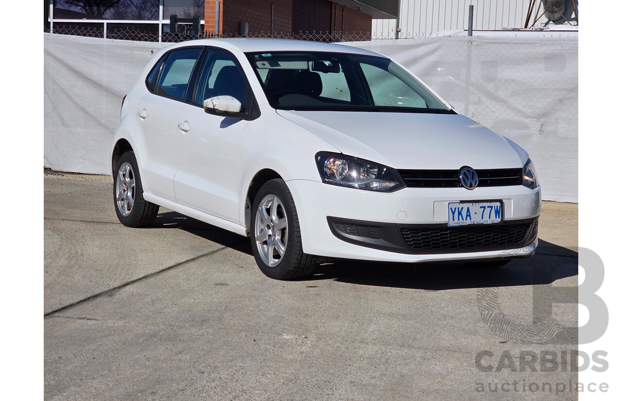 4/2014 Volkswagen Polo 77 TSI Comfortline 6R MY14 5d Hatchback White Turbo 1.2L