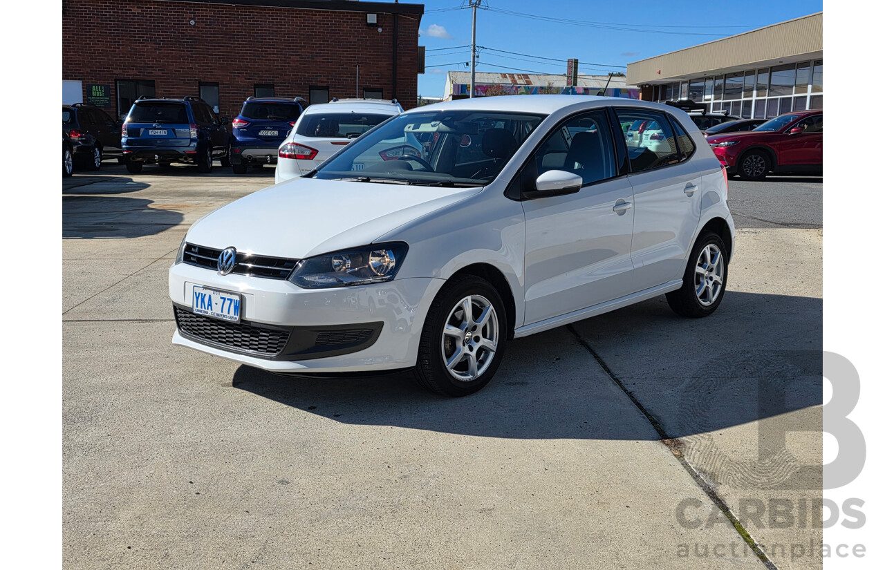 4/2014 Volkswagen Polo 77 TSI Comfortline 6R MY14 5d Hatchback White Turbo 1.2L