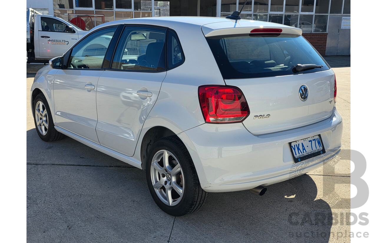 4/2014 Volkswagen Polo 77 TSI Comfortline 6R MY14 5d Hatchback White Turbo 1.2L