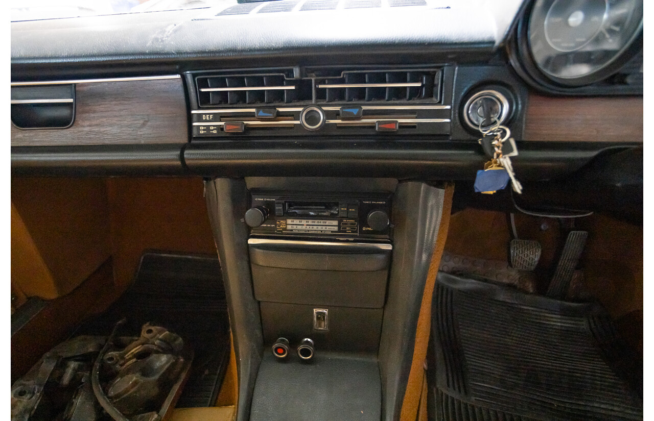 1/1972 Mercedes Benz 280E W114 4d Sedan Light Yellow 2.7L