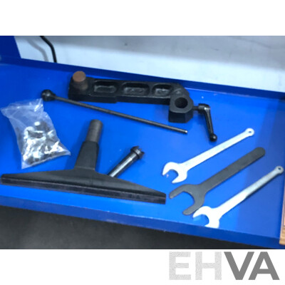 Carba-Tec 1100mm Electric Wood Lathe and Accessories