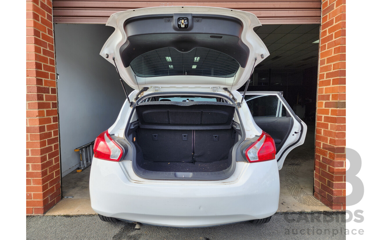 2/2015 Nissan Pulsar ST C12 SERIES 2 5d Hatchback White 1.8L