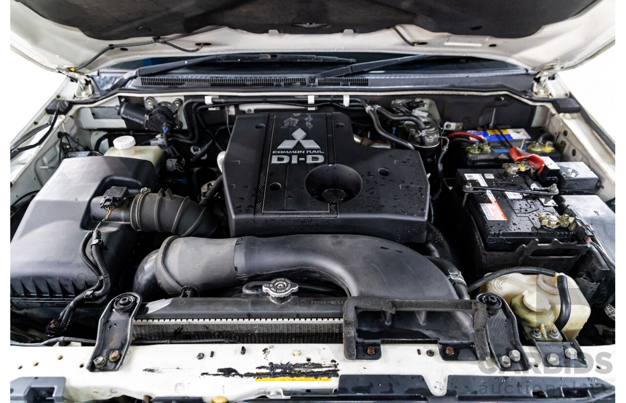 3/2010 Mitsubishi Pajero Activ NT MY10 4d Wagon White Turbo Diesel 3.2L - 7 Seater