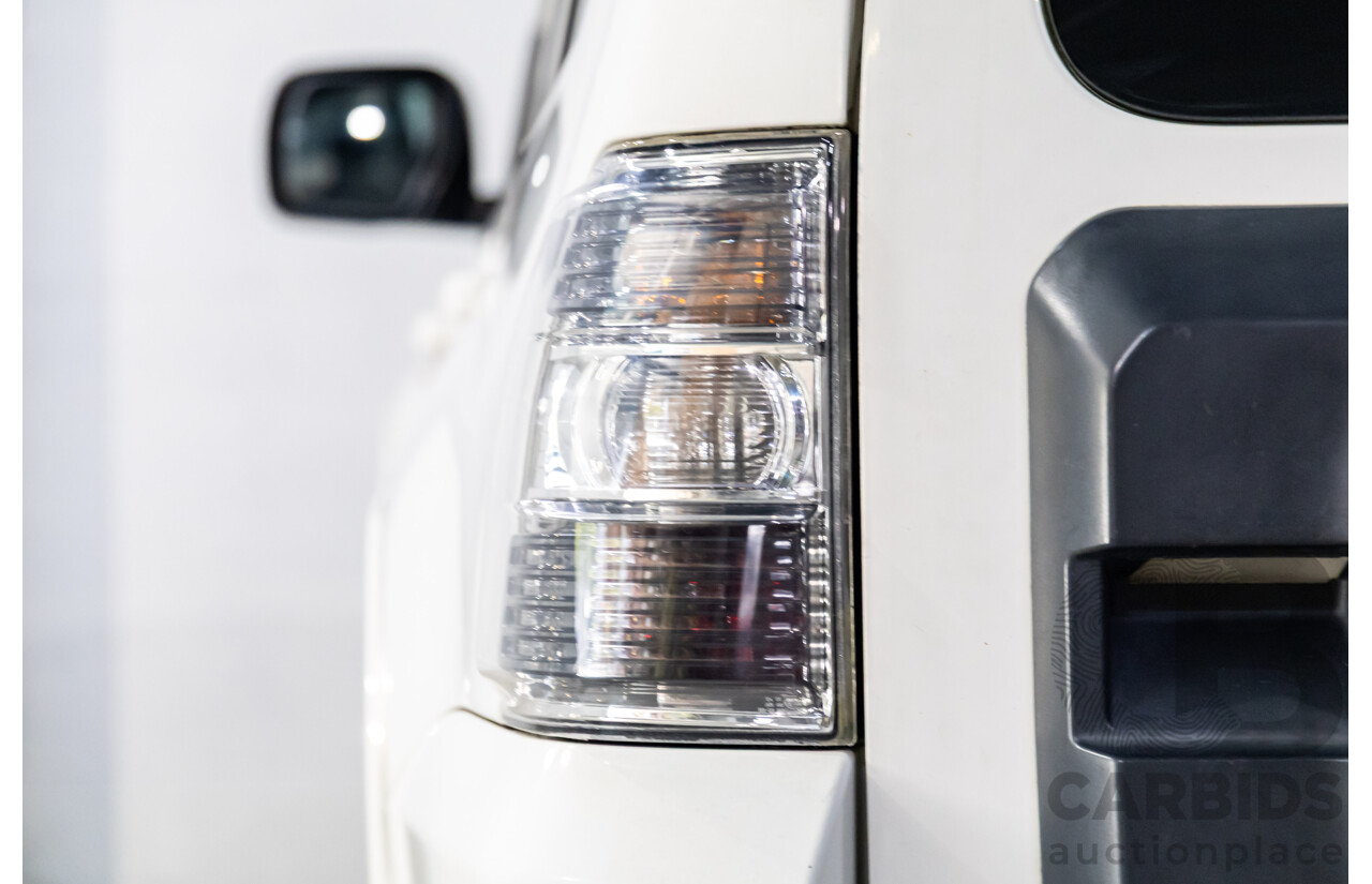3/2010 Mitsubishi Pajero Activ NT MY10 4d Wagon White Turbo Diesel 3.2L - 7 Seater