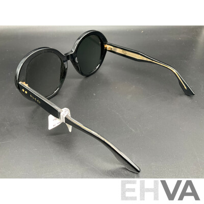 Sunglasses Black Round Branded Gucci