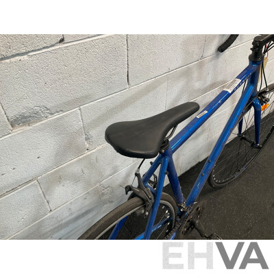 Pedal Persuit Road Bike