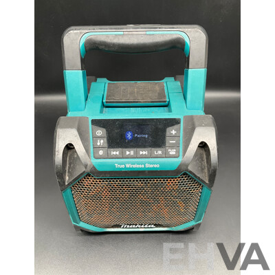 MAKITA 18V/12V Max Portable Bluetooth Speaker (DMR203) - Battery Included