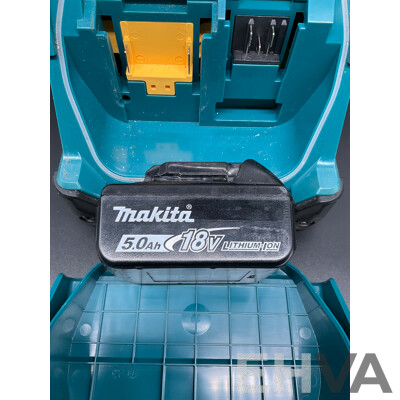 MAKITA 18V/12V Max Portable Bluetooth Speaker (DMR203) - Battery Included
