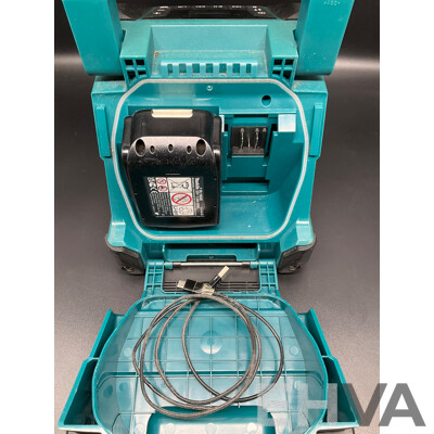 MAKITA 18V/12V Max Portable Bluetooth Speaker (DMR203) - Battery Included