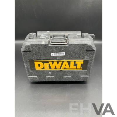 DeWALT Green Cross Line Laser Level (DW08802CG-XJ)