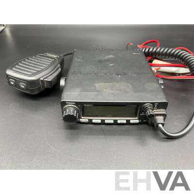 UNIDEN (UH400SX) Radio