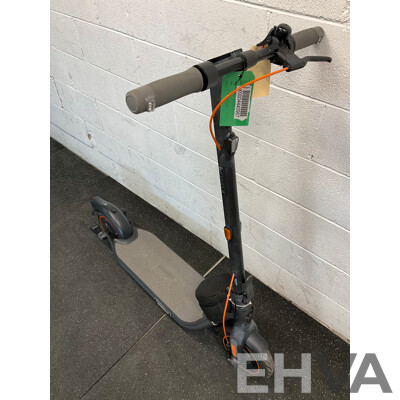Segway Ninebot Kickscooter F65l Electric Scooter - Black