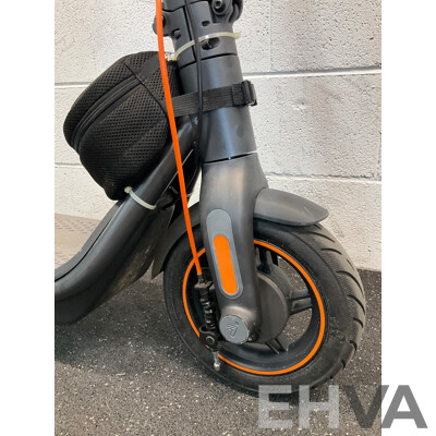 Segway Ninebot Kickscooter F65l Electric Scooter - Black