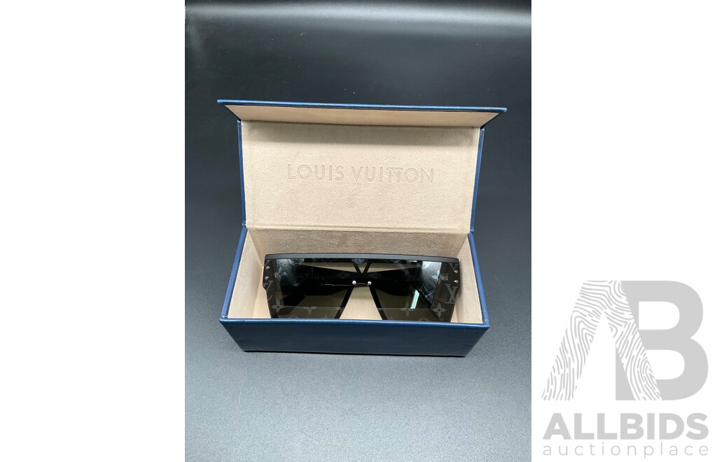 Sunglasses Black Monogram Branded Louis Vuitton