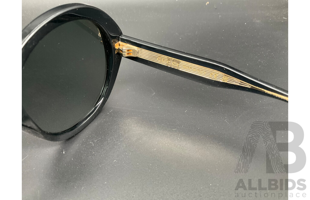 Sunglasses Black Round Branded Gucci