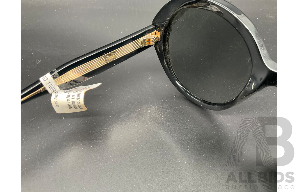Sunglasses Black Round Branded Gucci