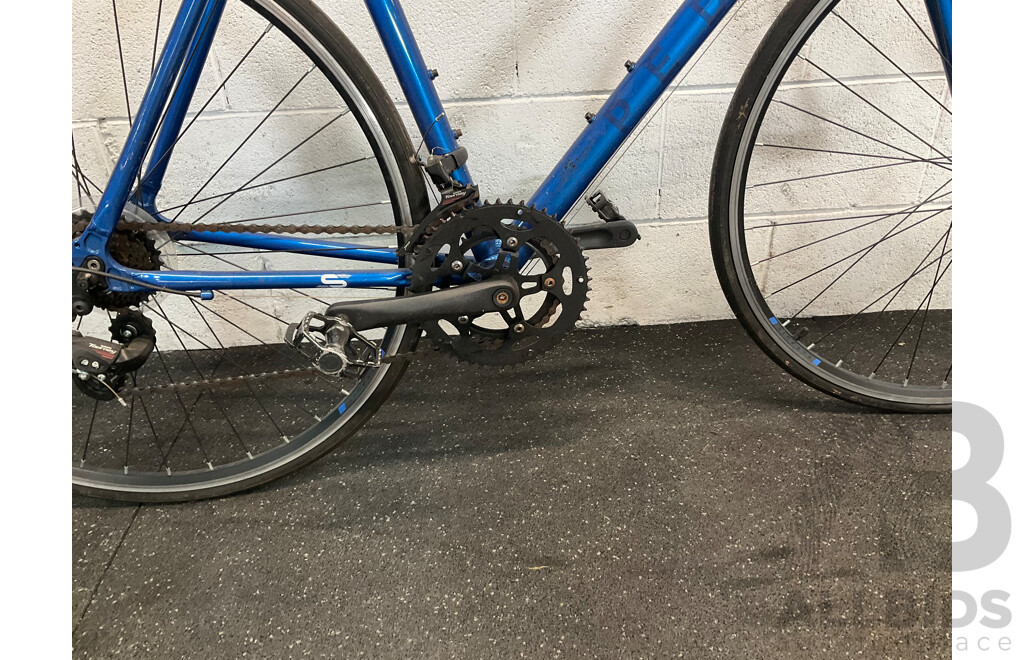 Pedal Persuit Road Bike