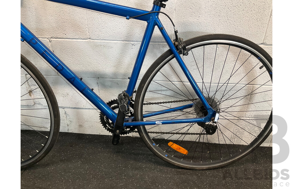 Pedal Persuit Road Bike